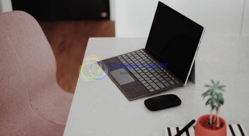 Màn hình laptop bị đen